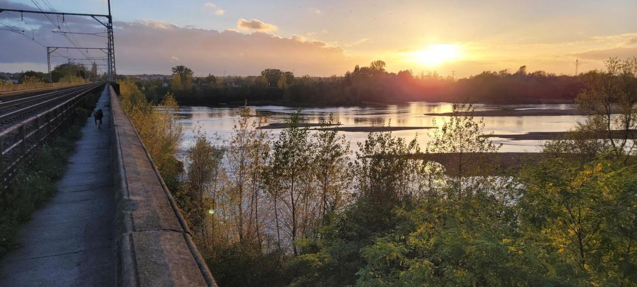 Sur Les Bords De Loire Appartement Montlouis-sur-Loire Buitenkant foto