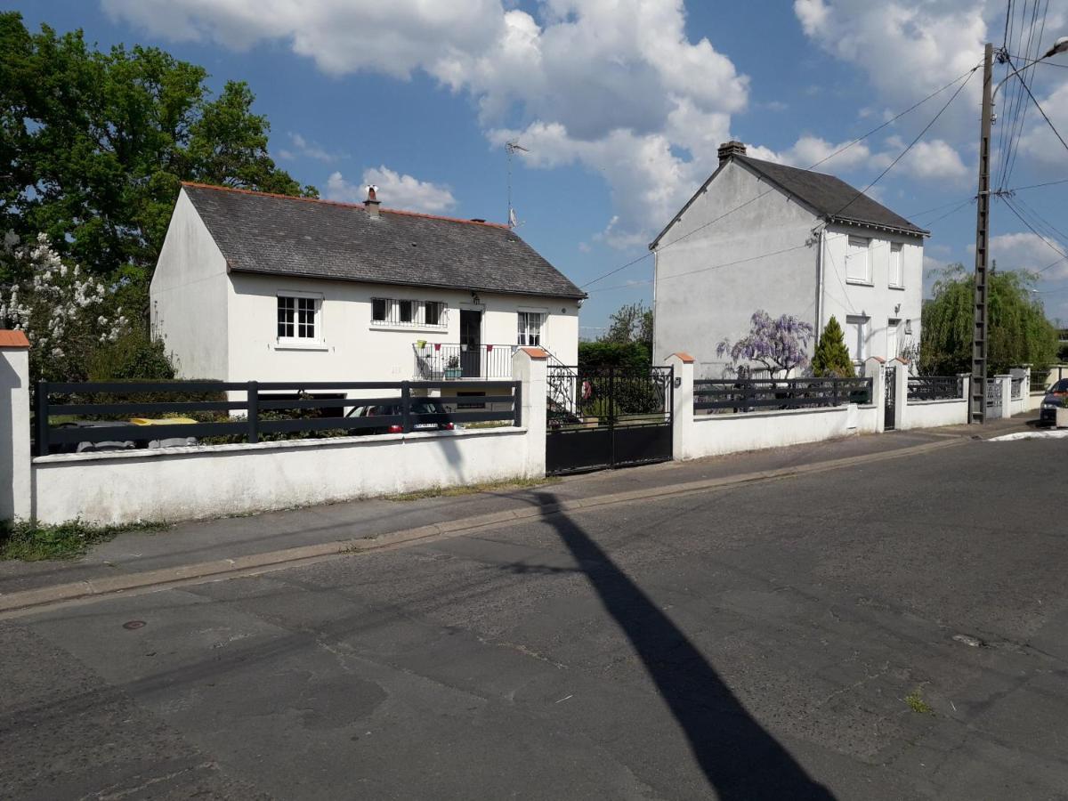 Sur Les Bords De Loire Appartement Montlouis-sur-Loire Buitenkant foto